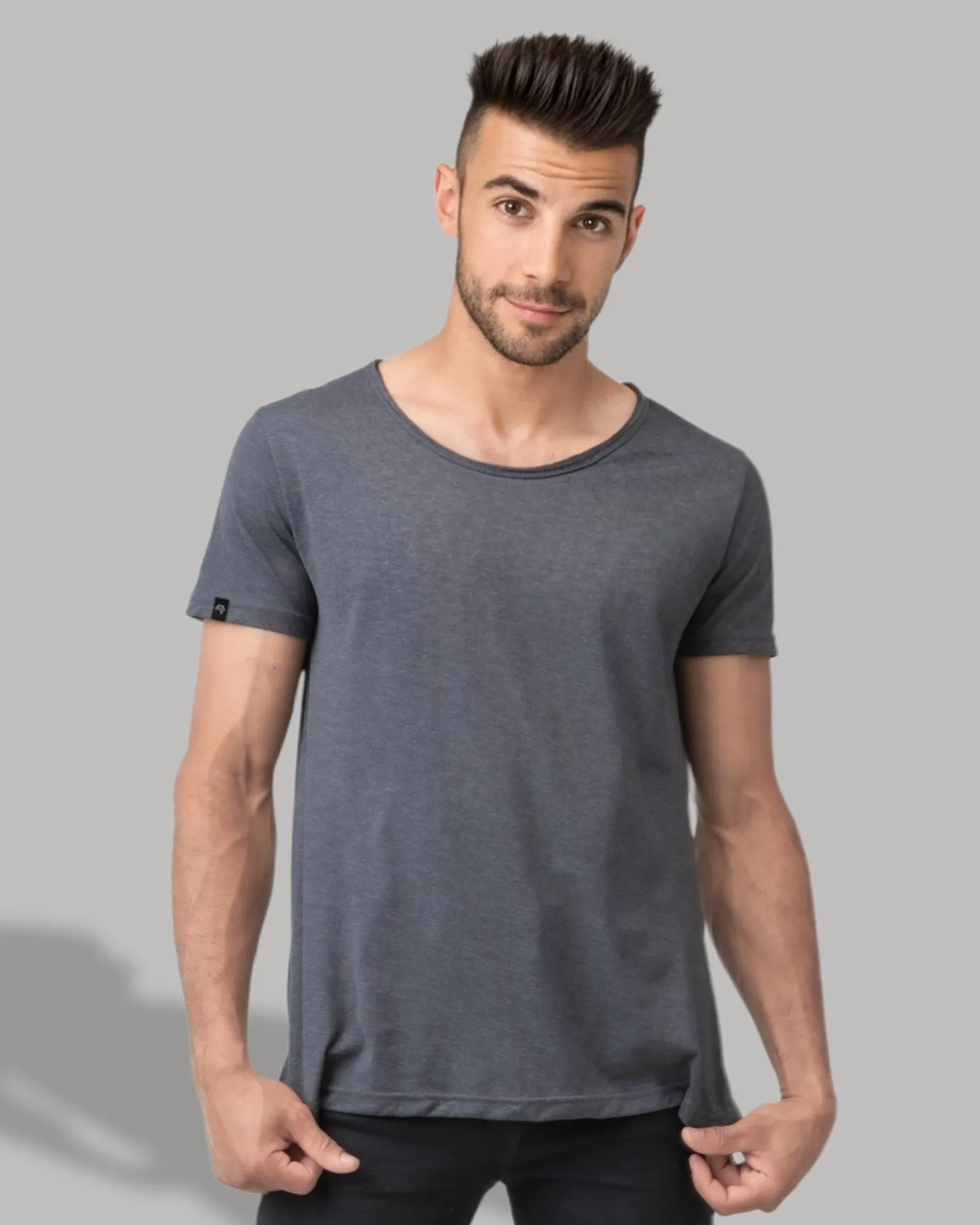 MTS M120 ― Herren Bio-Baumwolle Raw Scoop T-Shirt - Schwarz